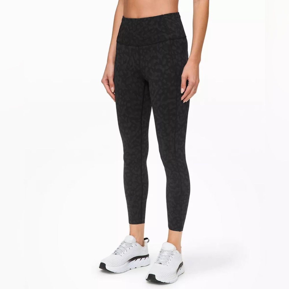 Lululemon Fast and Free High-Rise Tight 25" Black Camo Sz 6